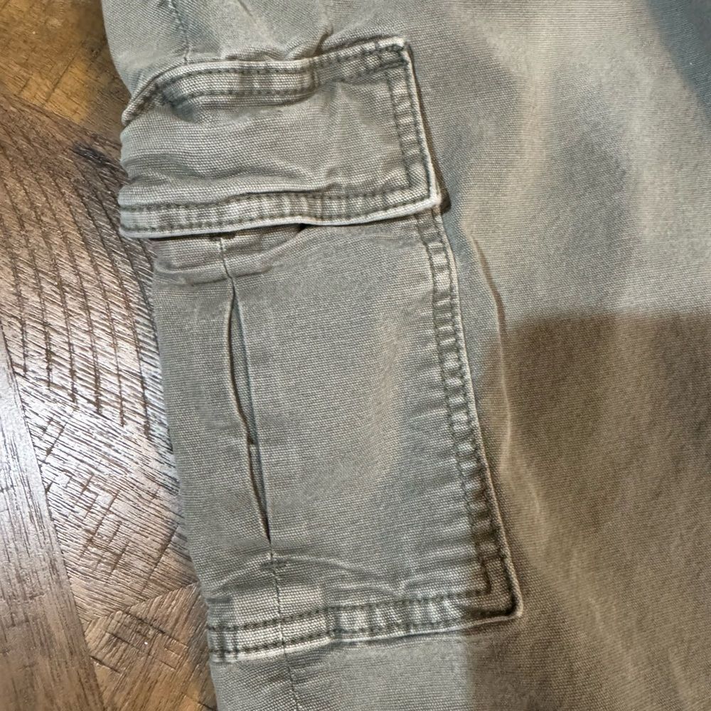 American Eagle Outfitters Women’s Olive Green Cargo Pants Y2K - Picture 8 of 14